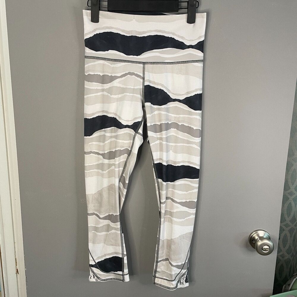 Lululemon Womens True Self Crop Leggings Bleacher Stripe White Black **READ**